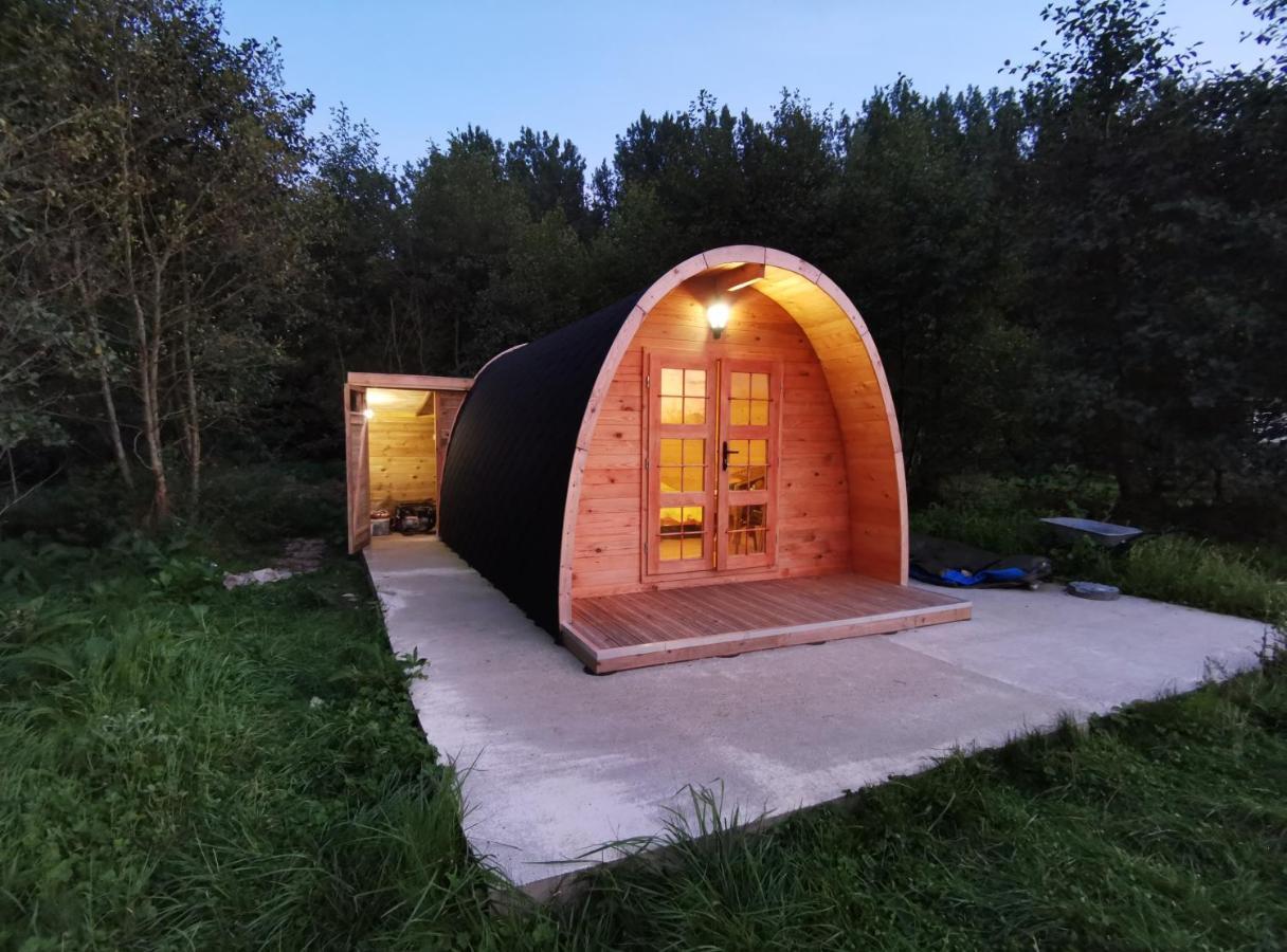 Pod En Bois Pres D'un Plan D'eau Nielles-les-Ardres