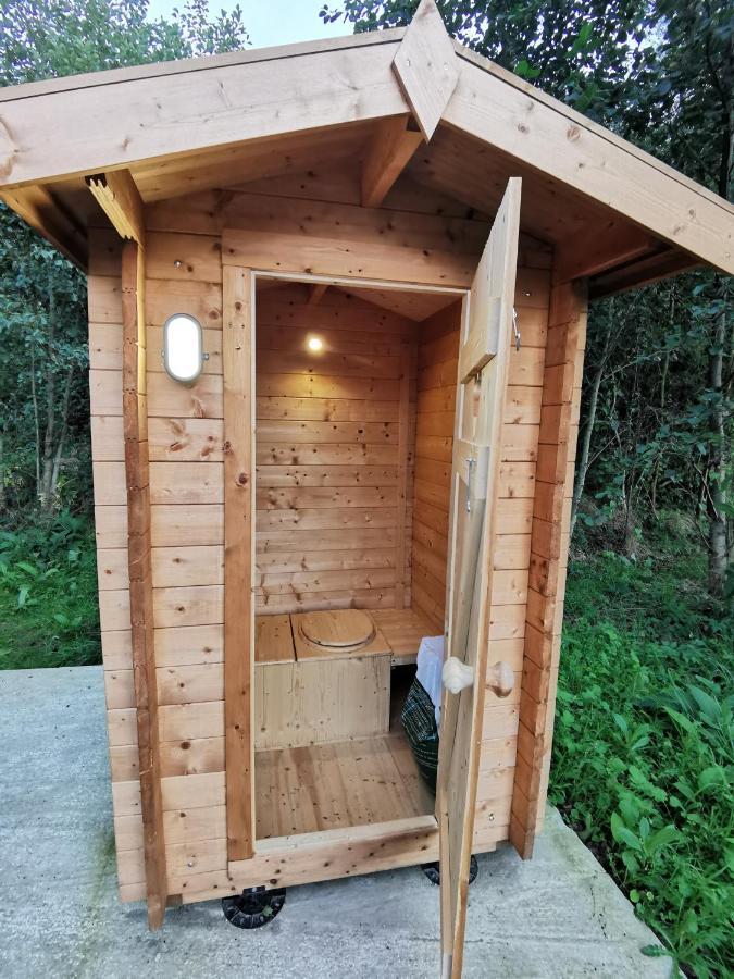 Pod En Bois Pres D'un Plan D'eau Nielles-les-Ardres